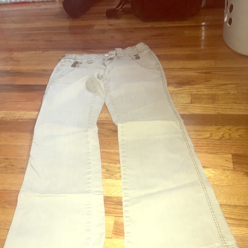 Kaki pants